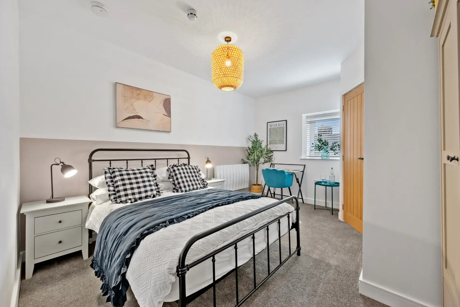 Boutique-homes-bawdlands-room-5a