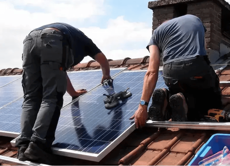Solar-PV-Installers (1)-1