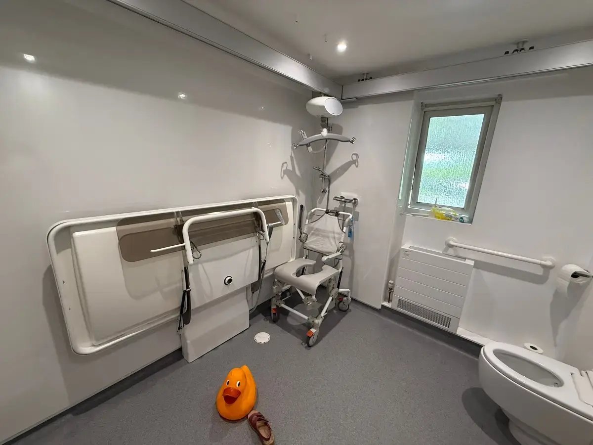 dbc-disabled-toliets-wetroom-5