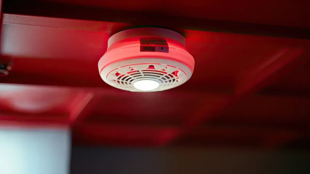 safety-smoke-detector-batteries